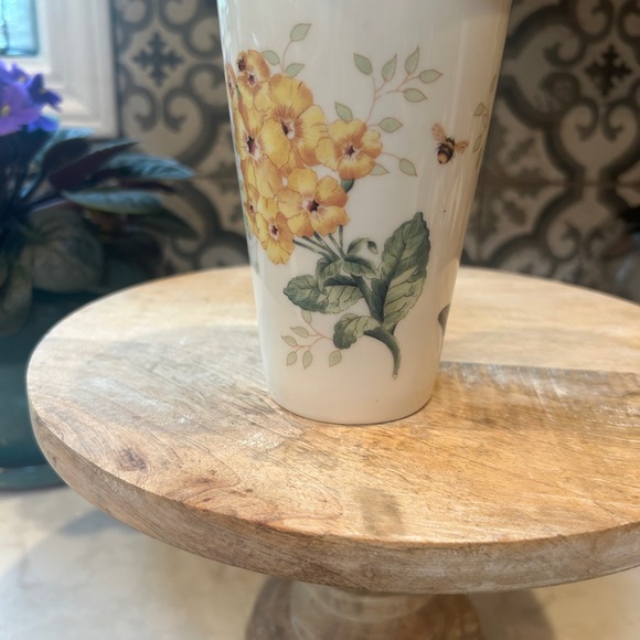 LENOX DISCONTINUED DESIGN “BUTTERFLY MEADOW” TRAVEL MUG WITH LID- EUC - Picture 6 of 12